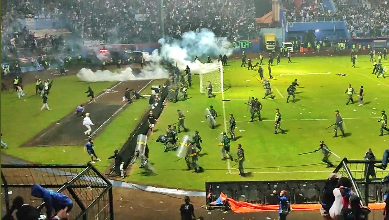 Sepakbola Indonesia di selimuti awan hitam menyusul tragedi kerusuhan di Stadion Kanjuruhan, Kabupaten Malang, Sabtu (01/10/2022) malam WIB. FILE/Ist. Photo