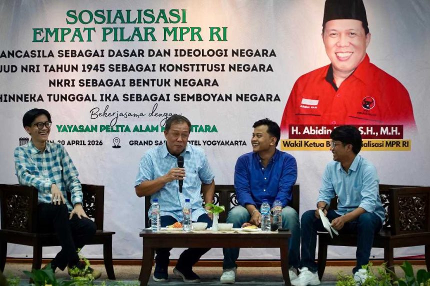 Foto: Saat Abidin Fikri memaparkan materi Sosialisasi Empat Pilar dihadapan Mahasiswa Yogjakarta, Senin (20/4/2026) (Dok. Abidin Fikri)/MARHAENIST.
